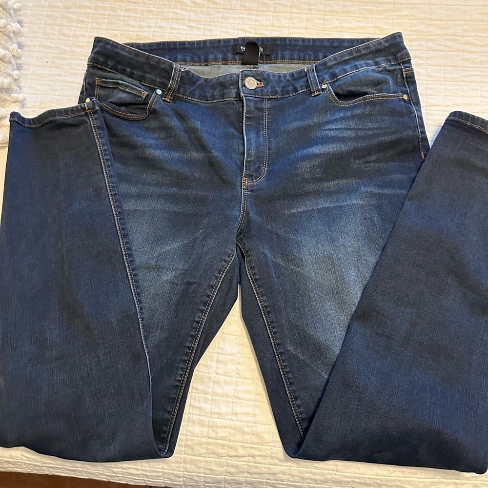 WHBM Skinny Leg Dark distressed denim. Size 12R - Picture 7 of 16